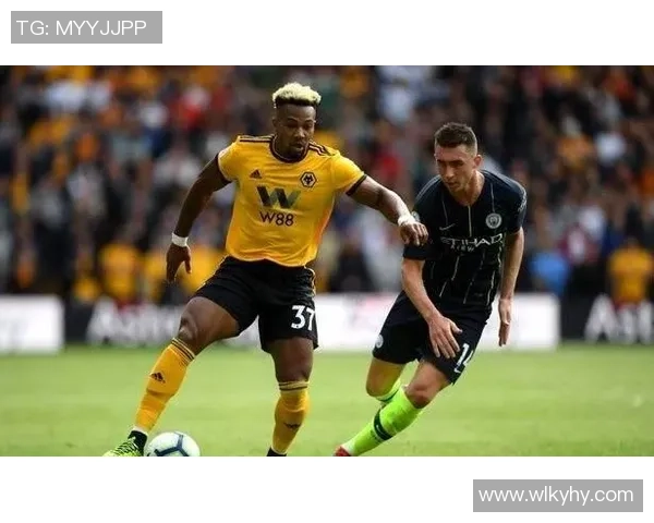 过人王足球巨星崛起 揭示他如何引领足球技术革新与比赛变革